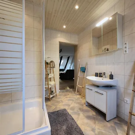 Hof Kuma Apartament *